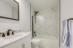 3 Mi to Beach: Modern Retreat in Largo!