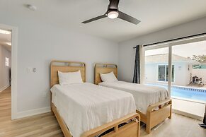 3 Mi to Beach: Modern Retreat in Largo!