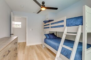 3 Mi to Beach: Modern Retreat in Largo!