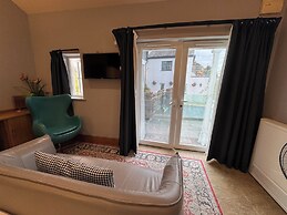 Ambleside Rooms & Suites