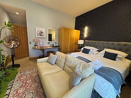 Ambleside Rooms & Suites