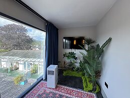 Ambleside Rooms & Suites