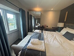 Ambleside Rooms & Suites
