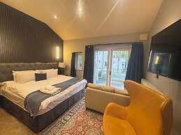Ambleside Rooms & Suites