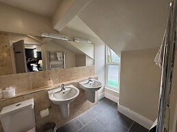 Ambleside Rooms & Suites