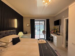 Ambleside Rooms & Suites