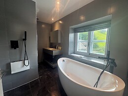 Ambleside Rooms & Suites