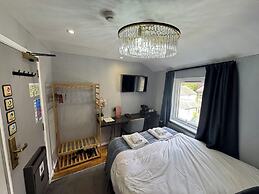 Ambleside Rooms & Suites