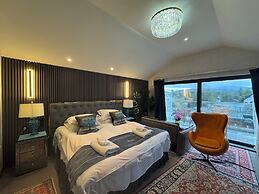 Ambleside Rooms & Suites