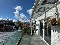 Ambleside Rooms & Suites