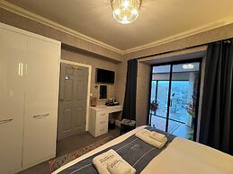 Ambleside Rooms & Suites