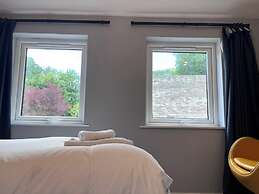 Ambleside Rooms & Suites