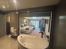 Ambleside Rooms & Suites