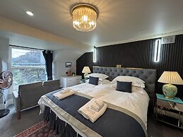 Ambleside Rooms & Suites