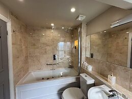 Ambleside Rooms & Suites