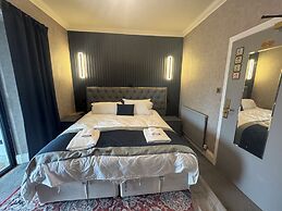 Ambleside Rooms & Suites