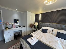 Ambleside Rooms & Suites