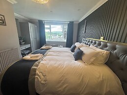 Ambleside Rooms & Suites