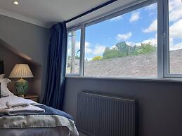 Ambleside Rooms & Suites