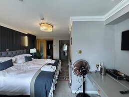 Ambleside Rooms & Suites