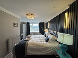Ambleside Rooms & Suites