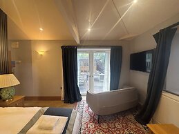 Ambleside Rooms & Suites