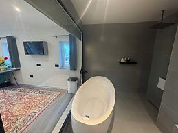 Ambleside Rooms & Suites