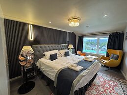 Ambleside Rooms & Suites
