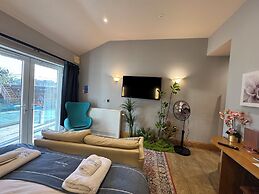 Ambleside Rooms & Suites