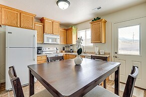 Townhome: Fire Pit & Bbq, 60 Mi to Zion Natl Park