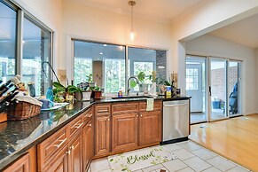 4 Mi to Uga: Pet-friendly Home in Athens