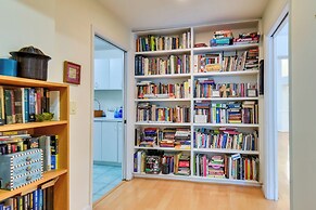 4 Mi to Uga: Pet-friendly Home in Athens