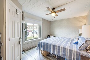 Steps to Beach & Boardwalk: Condo in Port Aransas!