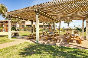 Steps to Beach & Boardwalk: Condo in Port Aransas!