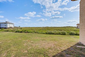 Steps to Beach & Boardwalk: Condo in Port Aransas!