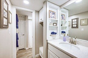 Steps to Beach & Boardwalk: Condo in Port Aransas!