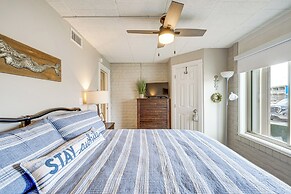 Steps to Beach & Boardwalk: Condo in Port Aransas!
