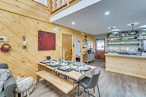 Walk to Ski Lift: Family-friendly Red River Haven!
