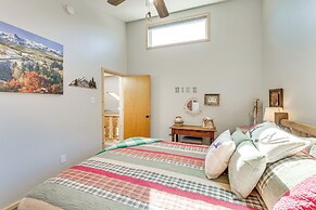 Walk to Ski Lift: Family-friendly Red River Haven!