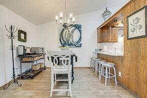 Near Medical Corridor: 'whimsy Wisconsin' Duplex