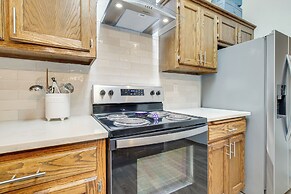 Near Medical Corridor: 'whimsy Wisconsin' Duplex