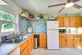 Bungalow w/ Large Yard: 8 Mi to Cape Charles Beach