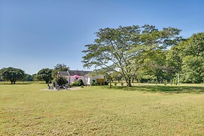 Bungalow w/ Large Yard: 8 Mi to Cape Charles Beach