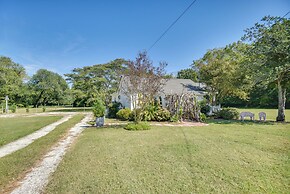 Bungalow w/ Large Yard: 8 Mi to Cape Charles Beach