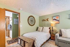 Walk to Brian Head Resort: Condo w/ Pool Access!