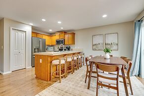 Game Room & Deck: Family-friendly Tumwater Gem