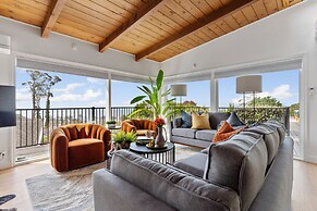 Serene Oceanview Escape With Expansive Deck 3 Bedroom Home