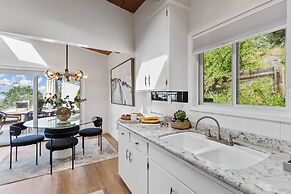 Serene Oceanview Escape With Expansive Deck 3 Bedroom Home