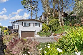 Serene Oceanview Escape With Expansive Deck 3 Bedroom Home