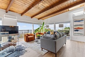 Serene Oceanview Escape With Expansive Deck 3 Bedroom Home